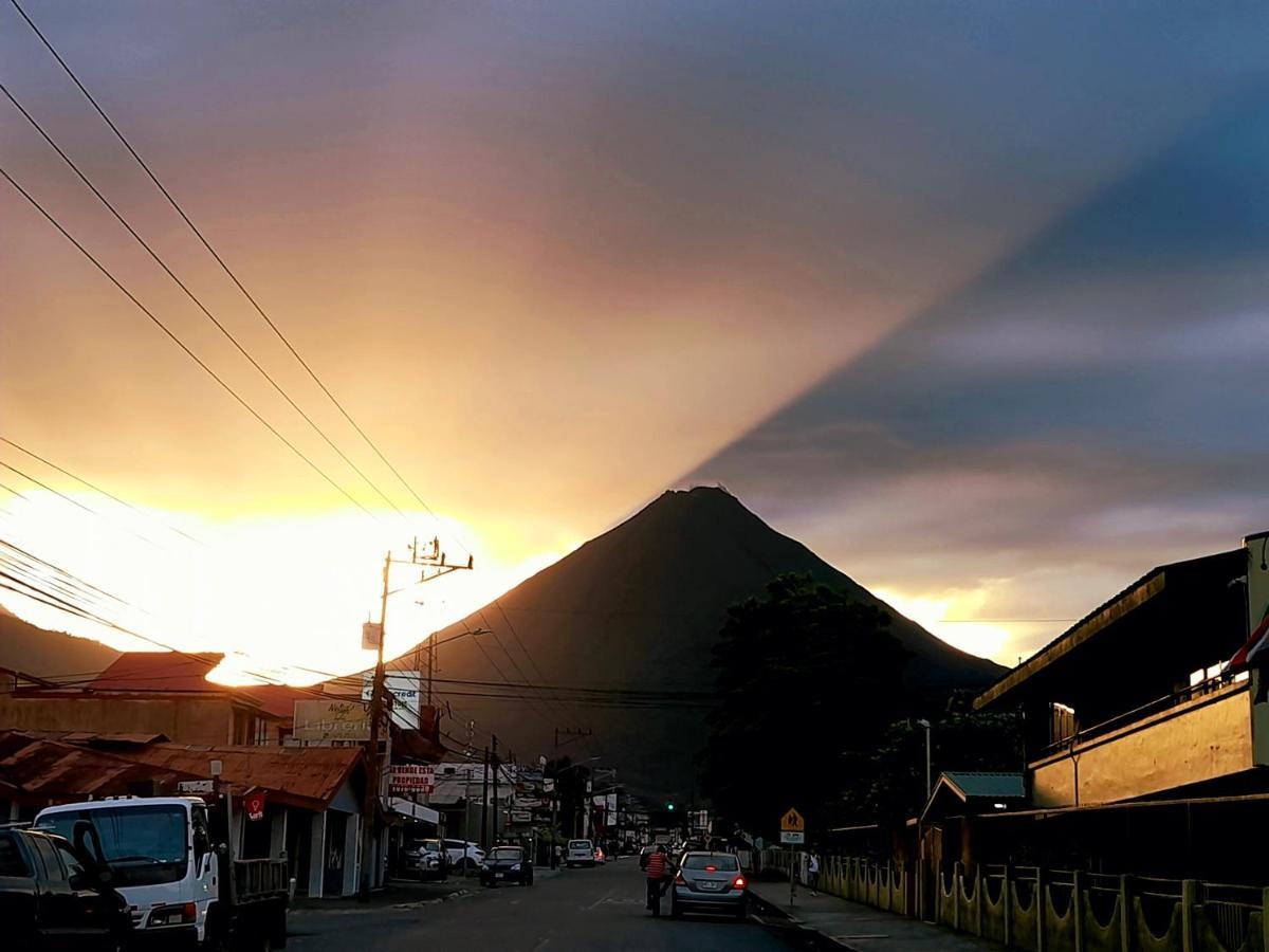 Хостел Arenal Poshpacker Ла Фортуна Экстерьер фото
