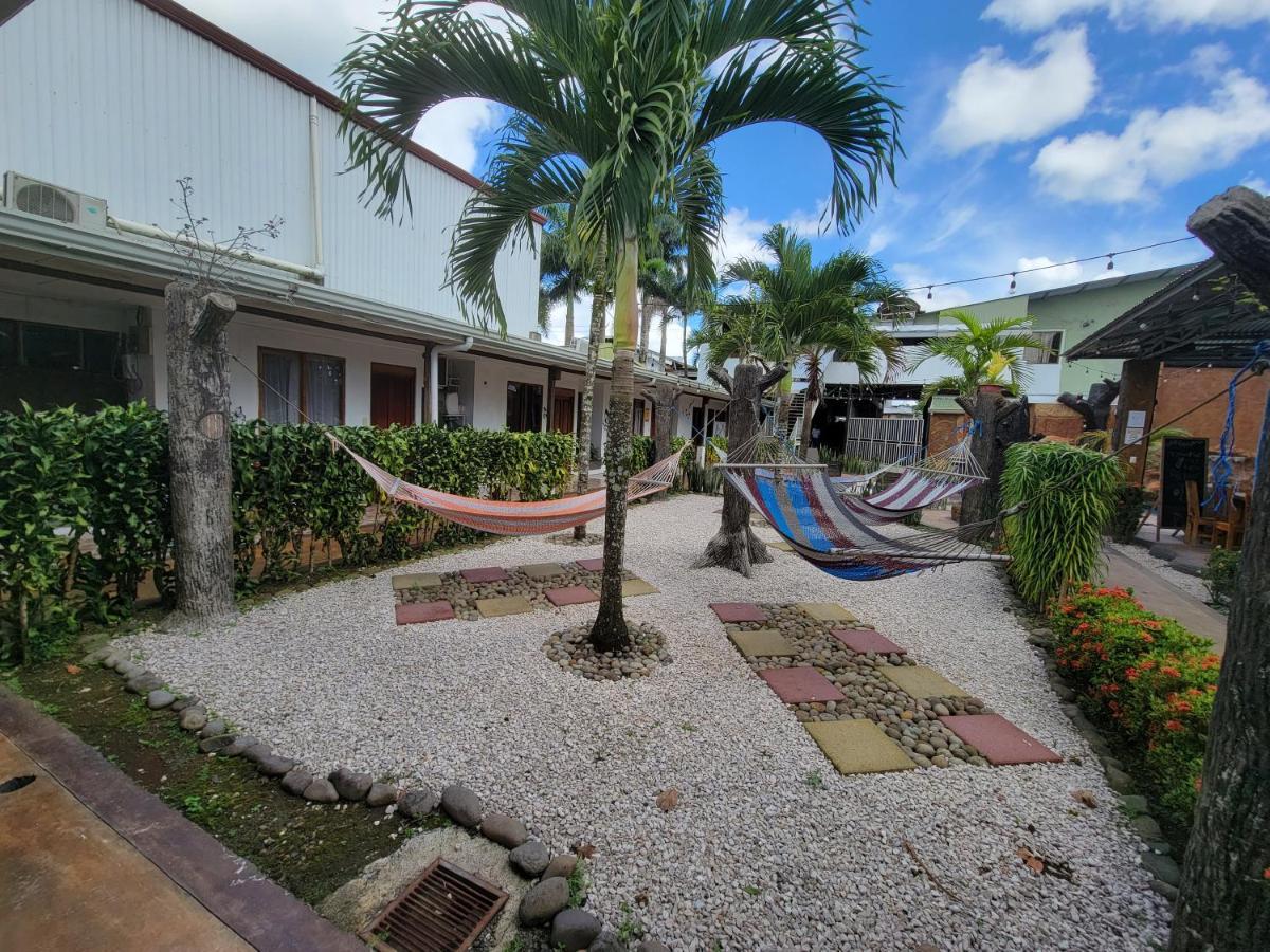 Хостел Arenal Poshpacker Ла Фортуна Экстерьер фото
